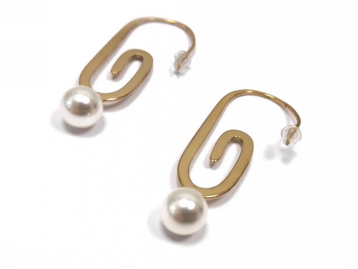 ατσάλινο σκουλαρίκι