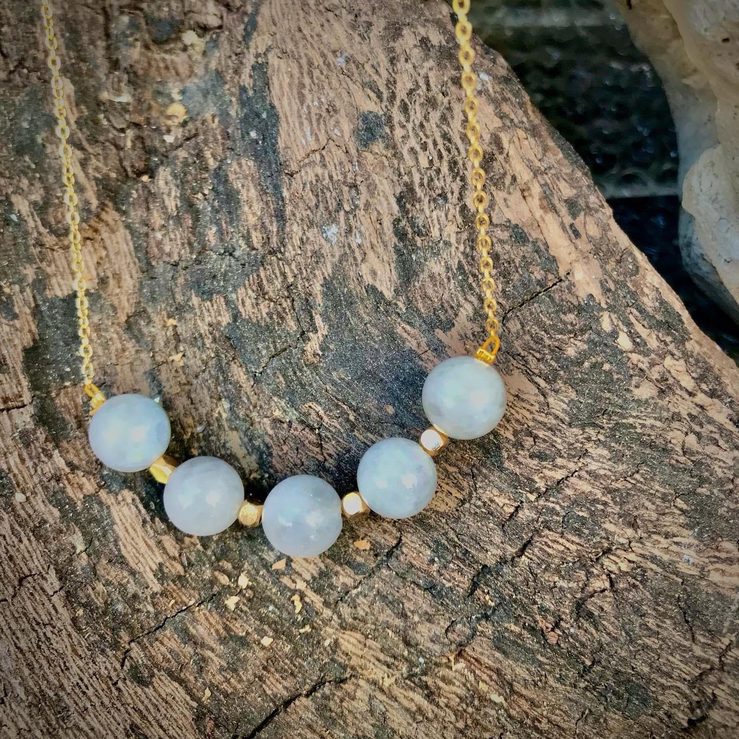 κολιέ με φεγγαρόπετρες